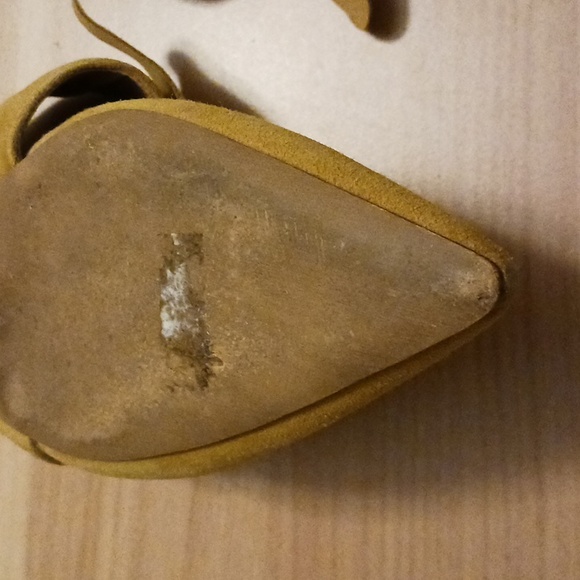 Jeffrey Campbell "Charlin" Mustard Yellow Suede Bow Mule in Size 6M - Picture 10 of 11